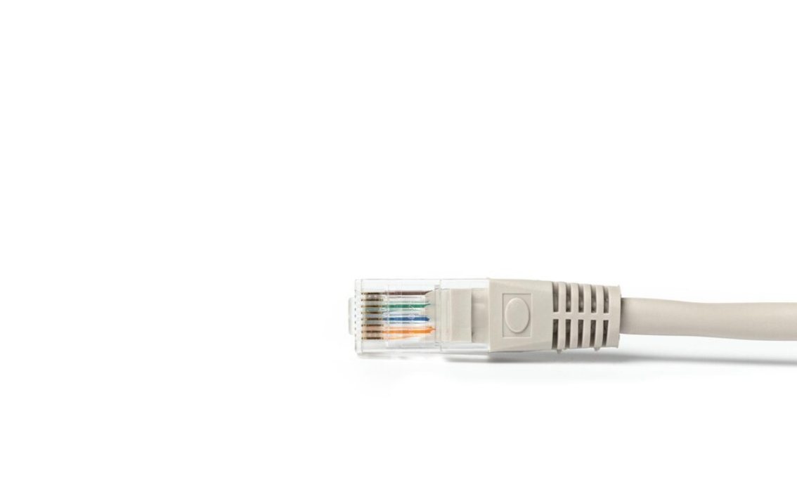 Skrętka komputerowa z wtykiem RJ45 wykorzystywania w sieciach LAN