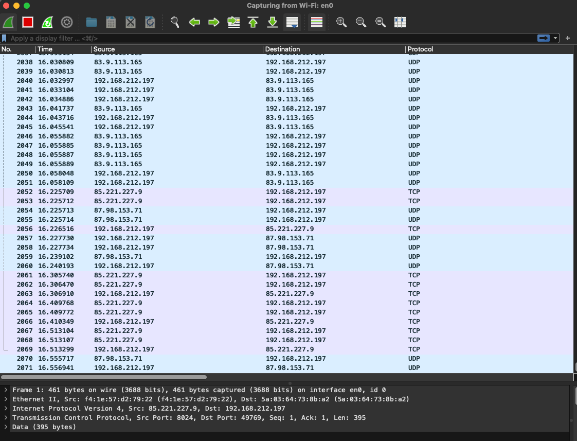 Fragment przechwyconego ruchu sieciowego w narzędziu Wireshark – analiza protokołów TCP i UDP.